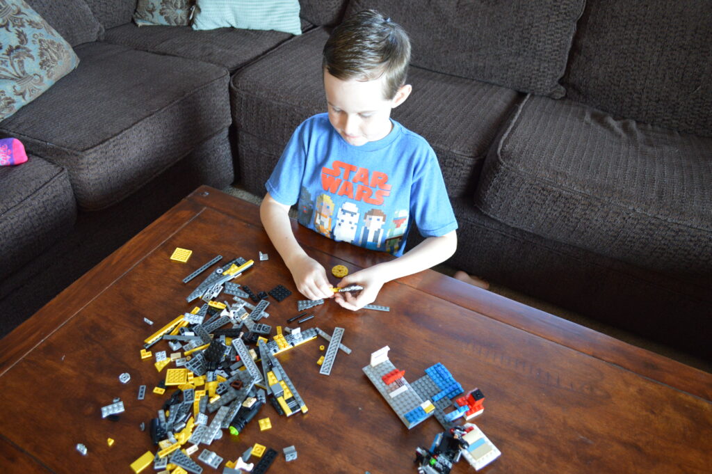 kindergartener Flashcard Lego Challenge