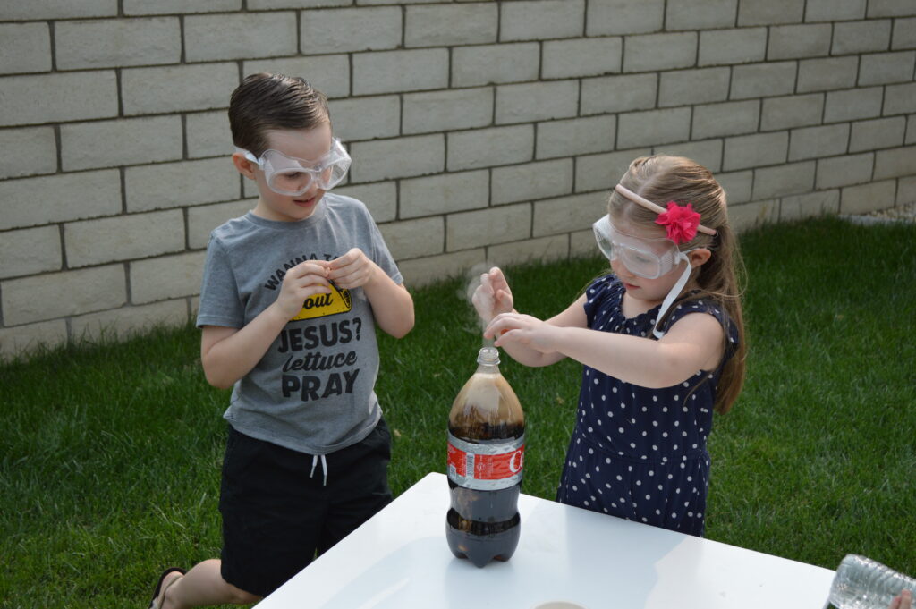 Girl's Hair Turns Blue After Mentos and Diet Coke Experiment - wide 1