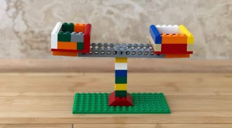 LEGO Balanced scale
